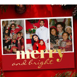 Merry & Bright Drei Foto Rot und Gold Folien Feiertagskarte<br><div class="desc">Fröhliche und helle Typografie Weihnachtsfamilien Fotos in Rot und Weiß,  Sie können die Hintergrundfarbe in beiden Seiten und Schriftart Typ und Farbe der Rückseite.</div>