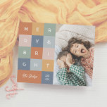 Merry & Bright Foto Budget<br><div class="desc">Feiern Sie die Saison stilvoll mit unserer "Merry & Bright" Foto-Haushaltskarte, einem kühnen und lebendigen Design, perfekt für diejenigen, die eine lustige, moderne Drehung auf Tradition Liebe. Mit farbenfrohen Quadraten in Orange, Gelb, Grün, Rosa und Blau, jeder Buchstabe "fröhlich & hell" Pop in seinem eigenen dynamischen Block. Im Folgenden werden...</div>