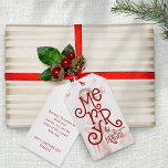 Merry Bright Foto Overlay Berry Red Christmas Geschenkanhänger<br><div class="desc">Merry Bright Foto Overlay Berry Red Christmas. Spaß und Festlichkeit, Merry and Bright ist in einem lustigen spielerischen Stil in Beerenrot, überlagert auf Ihrem Foto getönt im Hintergrund. Personalisieren Sie Ihren Gruß auf der Rückseite. Sie können die Farbe eines beliebigen Textes ändern, wenn Sie möchten, indem Sie die Option Weitere...</div>