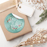 Merry Bright Merry Christmas Holly Floral Address Runder Aufkleber<br><div class="desc">Fröhlich und hell / Beifall zu einem Neujahr / Fröhliche Weihnachtskalligrafie Typografie Script mit Holly Floral Wreath und Mistletoe Red Berries Rücksendeadressen-Aufkleber Vorlagen. Rote und grüne Wasserfarbe Weihnachten Botanische Berry und Pines. Happy Holiday wünscht frohe Weihnachts-Weihnachtsfeiertage Grußsammlungen.</div>