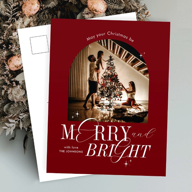 Merry & Bright Red Elegant Script Foto Weihnachten (Elegant Merry & Bright postcard design, perfect to send out photo christmas cards to loved ones)