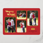 Merry & Bright Retro Gold Foil Foto Weihnachten Folien Feiertagskarte<br><div class="desc">Diese Retro Weihnachtskarte enthält den Text "Merry & Bright",  der in einer lustigen echten Goldfolie auf rotem Hintergrund erscheint. Das Design bietet Ihnen 4 Fotorahmen für Ihre Lieblingsfotos. Fotografie © Storytree Studios,  Stanford,  CA</div>