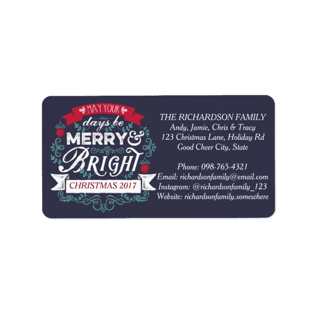 Merry & Bright Weihnachtstypografie Custom Banner Adressaufkleber (Vorne)
