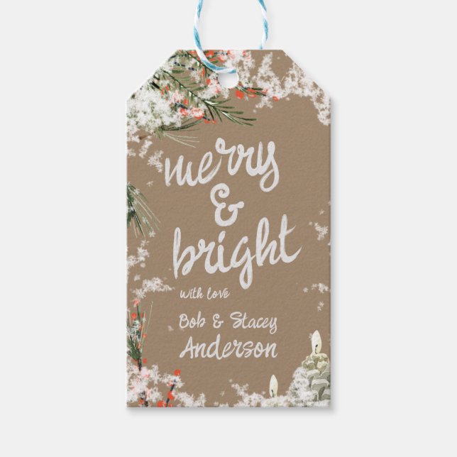 Merry & Bright Writing Snowy Pine & Ilex Berries Geschenkanhänger (Vorderseite)