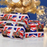 Merry British Christmas King Charles III Geschenkpapier<br><div class="desc">King Charles III mit einer Weihnachtsmannmütze mit britischem Hintergrund</div>