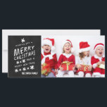 MERRY CHALKBOARD | FERIENFOTOKARTE FEIERTAGSKARTE<br><div class="desc">SCHWARZE CHALKBOARD FERIENWOHNUNG GREETING FOTOKARTE. Spaß Kreide Schriftart verwendet auf einem schwarzen Chalkboard-Effekt Hintergrund. "Wir wünschen Ihnen frohe Weihnachten und ein glückliches neues Jahr". Personalisieren Sie mit Ihrem Namen und Foto. Elke Clarke© für Monogram Gallery. Für ein anderes Sprichwort kontaktieren Sie bitte den Shop oder luxuryweddinginvitations@gmail.com.</div>
