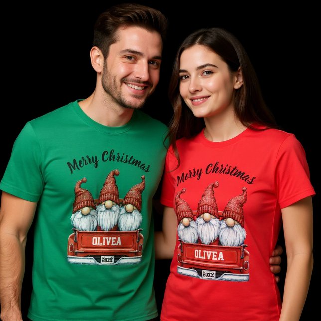 Merry Christmas Gnomes in Truck T-Shirt (Von Creator hochgeladen)