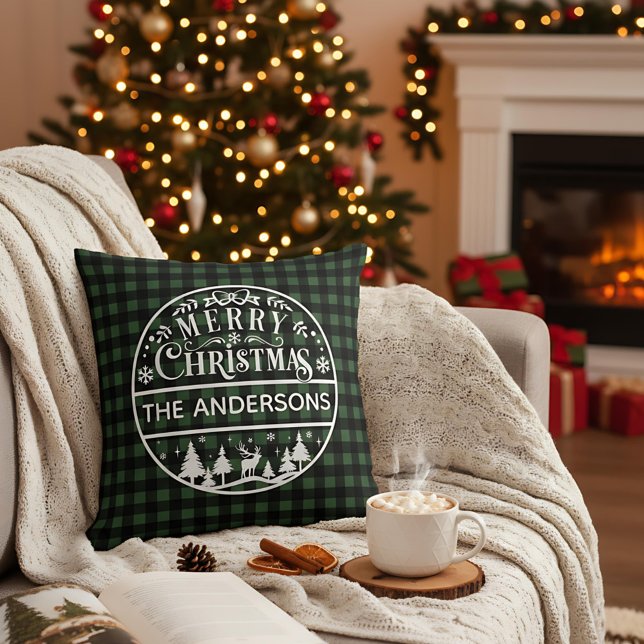 Merry Christmas Green & Black Plaid Custom Name Kissen (Von Creator hochgeladen)