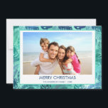 MERRY CHRISTMAS HAWAIIAN TROPICAL BEACH FOTO FEIERTAGSKARTE<br><div class="desc">Blaue und grüne türkisfarbene glühende Imitate Foil Merry Christmas Hawaiian Tropical Palm Leaf Familie Foto Weihnachtskarte. Das Bild und der Familienname können auf dieser einfachen Strand- oder Küstenurlaub Weihnachtsfamilienfotokarte ersetzt werden.</div>