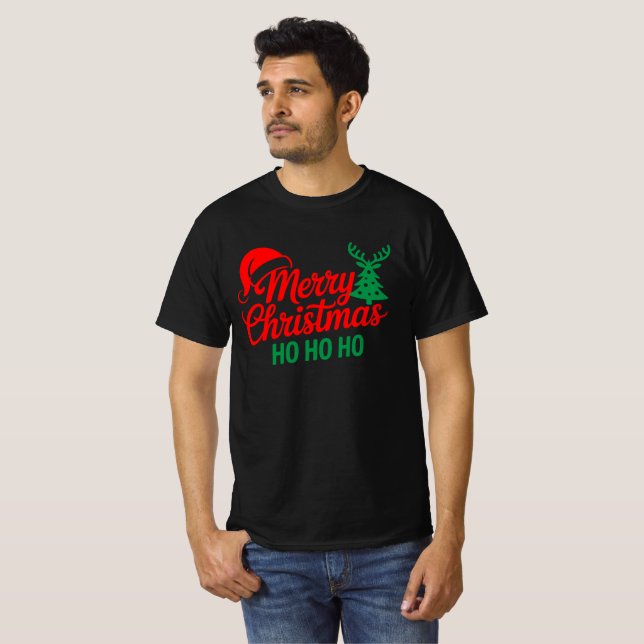 Merry Christmas Ho Ho – Festive Holiday Typography T-Shirt (Vorne ganz)