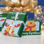 Merry Christmas Rudolph Reindeer Personalize Name Geschenkpapier<br><div class="desc">Moderne Weihnachtsgeschenkverpackung für Kinder,  mit Rudolph dem Rentier,  dem Gruß "Frohe Weihnachten" in stilvoller Typografie und einem personalisierten Namen. Auf einem grünen Hintergrund von Weihnachten.</div>