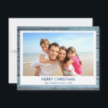 MERRY CHRISTMAS RUSTIC BEACH HOLZ FOTO FEIERTAGSKARTE<br><div class="desc">Rustikales Blue Wood Coastal Beach Family Foto Weihnachtskarte. Das Bild und der Familienname können auf dieser einfachen Strand- oder Küstenurlaub Weihnachten Familie Foto Card ersetzt werden.</div>
