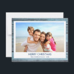 MERRY CHRISTMAS RUSTIC BEACH HOLZ FOTO FEIERTAGSKARTE<br><div class="desc">Rustikales Blue Wood Coastal Beach Family Foto Weihnachtskarte. Das Bild und der Familienname können auf dieser einfachen Strand- oder Küstenurlaub Weihnachten Familie Foto Card ersetzt werden.</div>