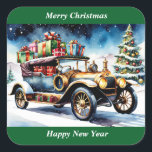 Merry Christmas Vintage Car Ornament Quadratischer Aufkleber<br><div class="desc">Altes Auto mit Weihnachtsgeschenken beladen</div>