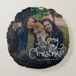 Merry Christmas Whimsical Script Family Photo Dog Rundes Kissen