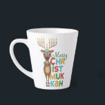 Merry Christmukkah Reindeer Milchtasse<br><div class="desc">Weihnachtsrentiere mit einer Hanukkah-Menorah für Anbeter mit einem fröhlichen Christmukkah-Gruß.</div>