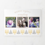 Merry Happy Tan Elegant Intertrust 5 Foto Dreifach Gefaltete Urlaubskarte<br><div class="desc">Mit diesem eleganten und modernen Merry Happy Everything Intercontinental Design kreieren Sie Ihre eigenen 5 Foto-Triple-Visitenkarten. Das horizontale Design zeigt drei Ihrer Lieblingsbilder an der Vorderseite, die jeweils mit einem dünnen Bräunungsrahmen umgeben sind. Passend zu einem Text in modernen gemischten Schriftart an der Spitze wird durch eine Reihe von fünf...</div>
