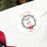 Merry Little Christmas Baby Shower Runder Aufkleber<br><div class="desc">Feiern Sie stilvoll mit diesen trendigen Babyduschklebern. Das Design ist leicht mit Ihrer eigenen Formulierung zu personalisieren und Ihre Familie und Freunde werden begeistert sein,  wenn sie diese fabelhaften Aufkleber sehen.</div>