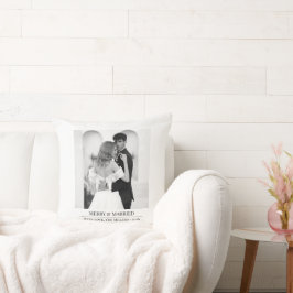 Merry & Married - Personalized Newlywed Christmas  Kissen