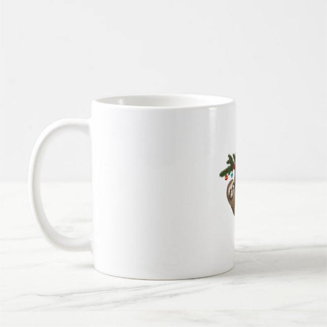 Merry Sloth on Christmas Tree Branch with Ornament Kaffeetasse (Links)