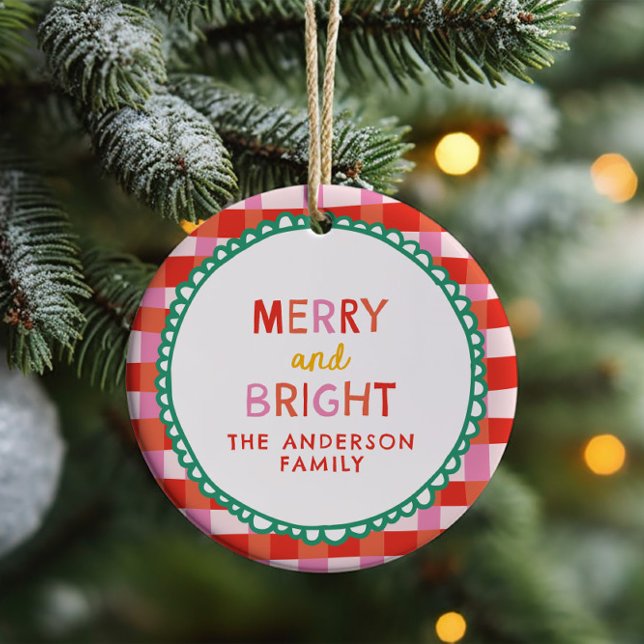 Merry und Bright Custom Holiday Red & Pink Gingham Keramik Ornament (Von Creator hochgeladen)