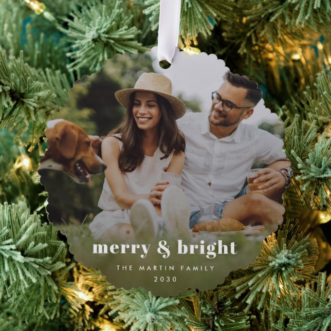 Merry und Bright | Modernes Foto Xmas Ornament Karte (Insitu (Baum))