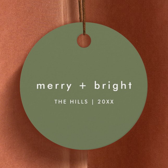 Merry und Bright | Trendy Moss Green Christmas Geschenkanhänger (Minimalist Christmas tags with clean modern lettering for stylish and personal gift wrapping)