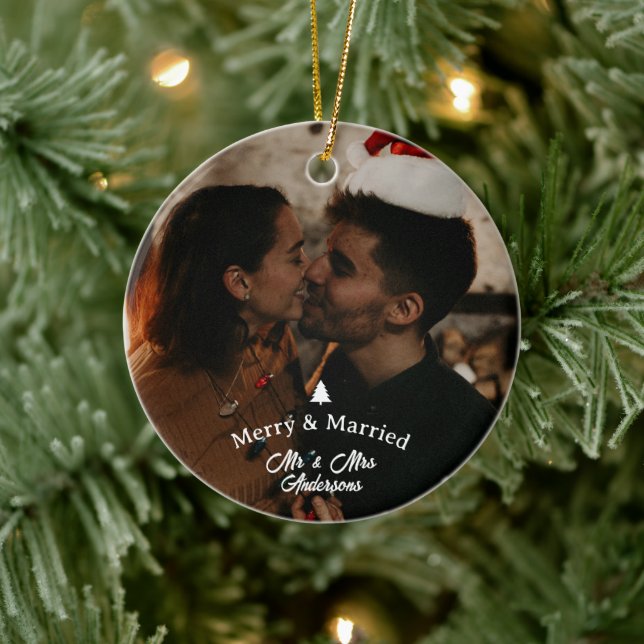 Merry & Verheiratet First Christmas Script Foto Keramik Ornament (Baum)