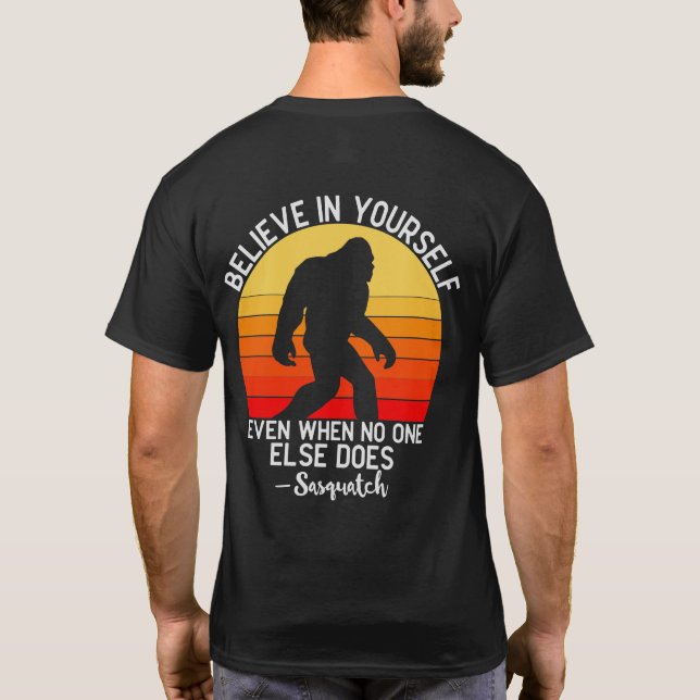 Message amusant de Big Foot/Sasquatch T-Shirt (Dos)