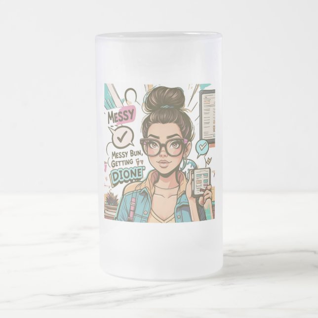 Messy Bun, Getting Stuff Done - Boss Babe Cartoon Mattglas Bierglas (Mittel)