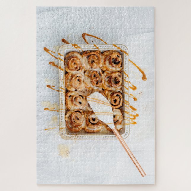 Messy Homemade Cinnamon Rolls (Vertikal)