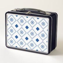 Metal lunchbox with a navy blue frame 