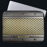 Metallarme Typ Laptopschutzhülle<br><div class="desc">Ein cooler,  rauer Industriestil für Typ,  Männer. Graue Imitate Stahl und Gold aussehen Metall und Nieten. Personalisieren und fügen Sie Ihren Namen,  hellgraue Buchstaben.</div>