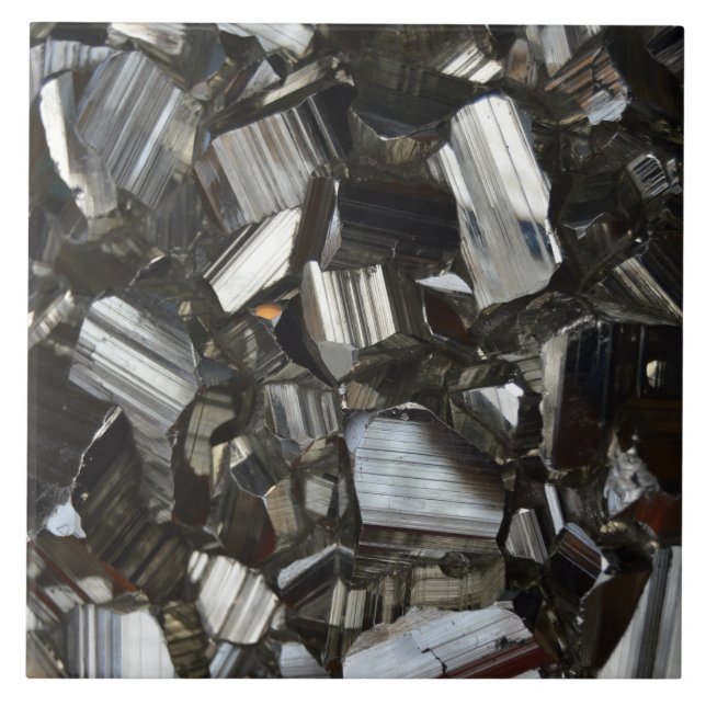 Metallgraue glänzende Quarz-Kristalle Fliese (Vorderseite)