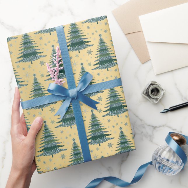 Metallic Gold Green Christmas Trees Muster Geschenkpapier (Schenken)