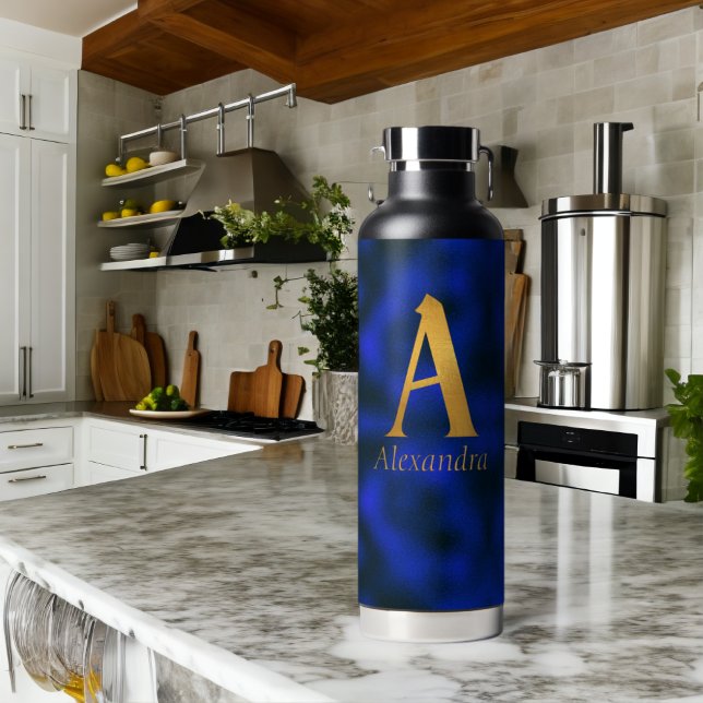 Metallisches Blau und Gold Monogramm A Trinkflasche (32 0z bottle is approx. 3.27" W x 11.26" H)