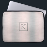 Metallisches silbergraues, gebürstetes Aluminium-L Laptopschutzhülle<br><div class="desc">Der silbergraue,  schwarzgraue Aluminiumhintergrund ist schick.</div>