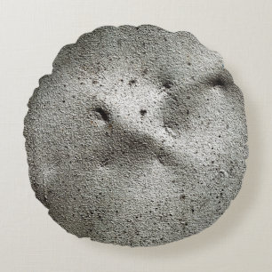 Metallstruktur mit Kratzern und Cracksabstract Rundes Kissen