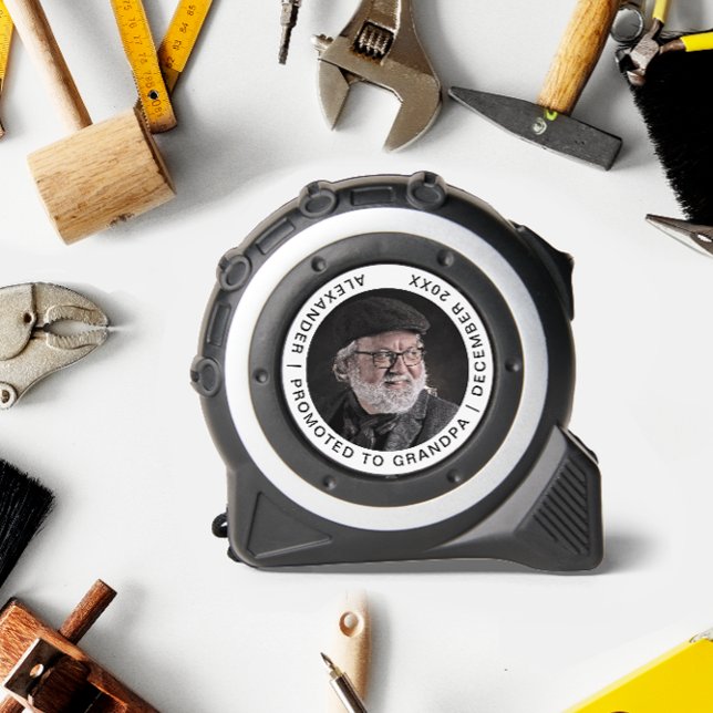 Mètre Ruban Simple Promu À Grand-Père Nom Photo Typo (Créateur téléchargé)