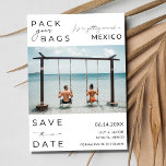 Mexico Beach Destination Foto Wedding Save The Date<br><div class="desc">Unsere Mexiko Destination Beach Wedding Save the Date Card erfasst das Wesentliche Ihrer romantischen Strandhochzeit. Das Foto in der Mitte zeigt ein schönes Bild des glücklichen Ehepaares und gibt einen Einblick in die Geschichte der Liebe und in die atemberaubende Umgebung, in der man sich mit Gelübden austauschen kann. Passen Sie...</div>