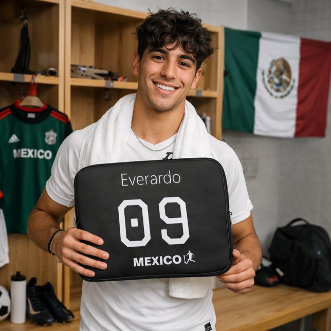 Mexico Soccer Minimalist Black Personal Name Laptopschutzhülle (Von Creator hochgeladen)