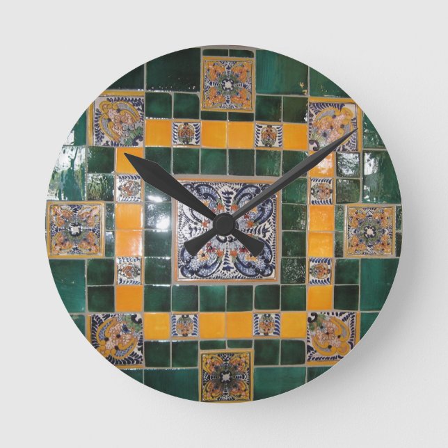 Mexikanische Green Talavera Style Tile Arbeit Runde Wanduhr (Vorderseite)