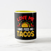 Mexikanische Liebe mich und Fütterte mich mit Taco