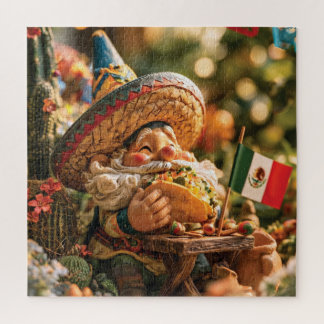 Mexikanischer Gnom mit Sombrero beim Taco-Essen