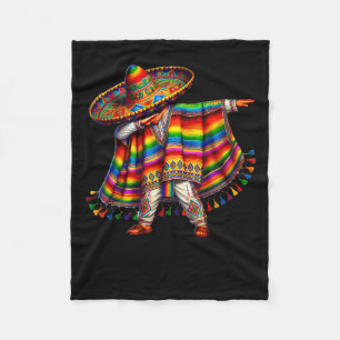 Mexikanischer Junge dabbing Poncho Cinco de Mayo S Fleecedecke