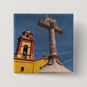 Mexiko, Bernal. Blick auf Iglesia de San Sebastian Button