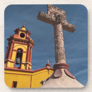 Mexiko, Bernal. Blick auf Iglesia de San Sebastian Getränkeuntersetzer
