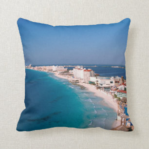 Mexiko, Cancun, Luftaufnahme der Hotels Kissen