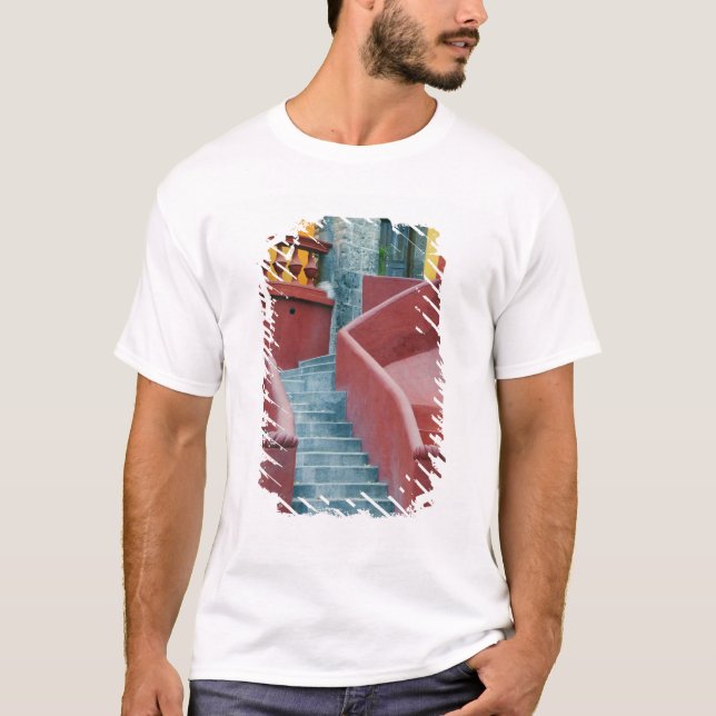 Mexiko, San Miguel de Allende, farbig T-Shirt (Vorderseite)