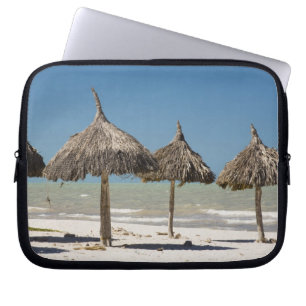 Mexiko, Yucatan-Halbinsel, Progreso. Strohdach Laptopschutzhülle